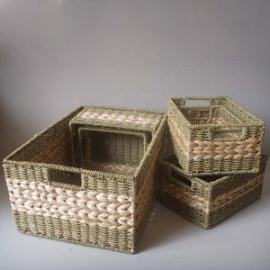 HS the Factory Sells Natural Water Hyacinth Hand Woven Storage Basket Custom Size and Color