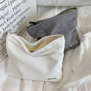 Portable Zipper Fashionable Makeup Bag Travel Makeup Storage Bag with Zipper Closure Fashionable Corduroy Cosmetic Case for Lady