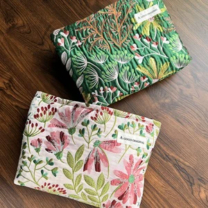 Portable Travel Toiletry Bag High Quality Light Weight Polyester Ins Makeup Skincare Storage Bag Space for Underwear Flowers