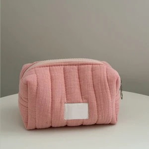 Pink Quilted Cosmetic Wash Bag, Gauze Makeup Bag, Women's Large Capacity Storage Toilet Bag with Zipper Closure, Customized