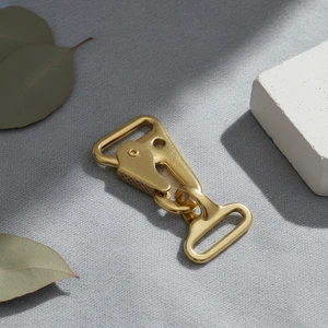 Custom-made Zinc Alloy Triangular Bag Clips Multi-purpose Environmentally Friendly and Durable