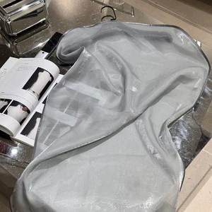 Wholesale Non-Woven Water-Light Yarn Suit Garment Bag with Zippers Fashionable Dustproof Case