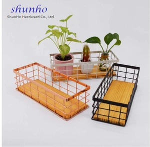 BSCI Small Wire Basket With Wooden Base