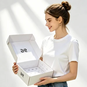 Custom Logo Printed Matte Eco-Friendly Recyclable Reusable Waterproof Heavy-Duty Corrugated Magnetic Gift Box for Shoes Clothing