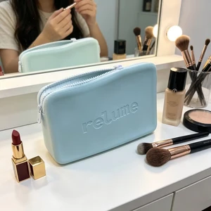 Fashionable Large Capacity Versatile Silicone Toiletry Storage Bag Zipper Closure Portable Travel Cosmetic Bag