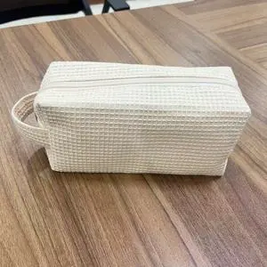 Trendy Toiletry Bag For Unisex Waffel Zipper Makeup Bag Travel Organizer Cute Toiletry Bag Portable Beige Cosmetic Bag