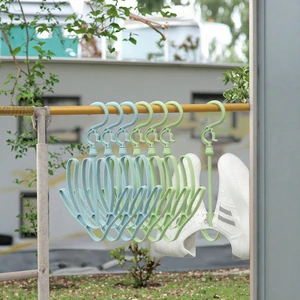 Creative Double Hook Plastic Shoe Dryer Hanger Lightweight Flexible Detachable Foldable Design Windproof Rack for Bathroom