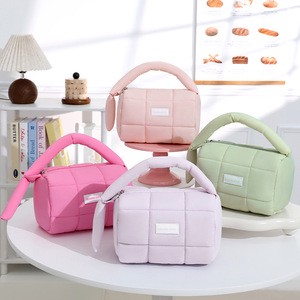 Ginzeal Large Capacity Quilted Fluffy Wash Storage Bag Waterproof Nylon Makeup Bag Zipper Custom Logo Toiletry Bags