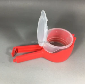 Eco-Friendly PP Plastic Multifunction Food Bag Clip with Measuring Cup Seal & Pour Spout for Coffee Bags