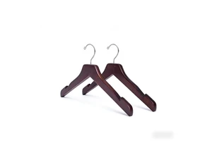 Factory Supply Luxury Wooden Single Tier Clothing Organizer Hanger Heavy Duty Eco-Friendly Natural Color Wardrobe Bathroom Store