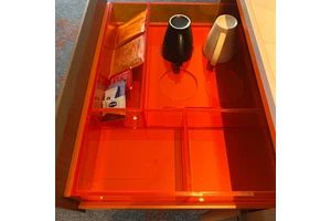 Custom Acrylic Sheet Fabricated Acrylic Cosmetic Organizer Tray for Makeup Vanity and Beauty Products Display