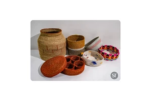 Decorative Braided Seagrass Circle Basket Eco-Friendly Modern Handwoven Storage Bin for Living Room Use and Home Organization