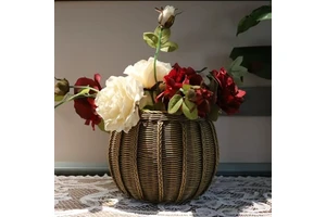 Black Vine Storage Basket Hand Woven Flower Basket Storage Basket with Lid Wooden Basket