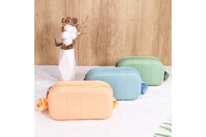 Large Capacity Waterproof Silicone Makeup Bag Fashionable Multi-Functional Cosmetic Storage Zipper Bag