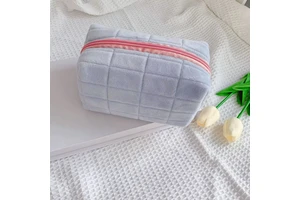 Large Capacity Zipper Closure Letter Pattern Convenient Makeup Storage Bag Velvet Cosmetic Bag