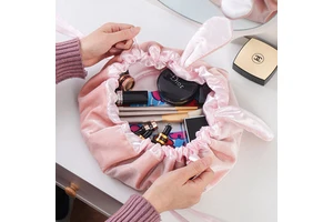 Women's Large Capacity Foldable Portable Travel Cosmetic Bag Cute Velvet Lazy Quick Pack Brush Organizer Open Beauty Storage