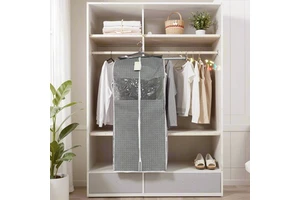 High-End Non-Woven Dust Bag with Zipper Closure and 10-20L Capacity for Clothing Coat Suit Storage for Shopping