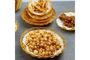 Handmade Woven Rattan Serving Basket Fabric Metal Snack Holder Hanging Multipurpose Fruit Plate Storage for Kitchen Bar Picnic