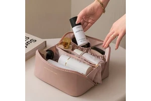 Customized Logo PU Leather Cosmetic Bag Waterproof Travel Toiletry Skincare Organizer Storage Make up Bag Set Makeup Bag
