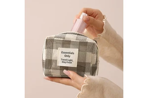 Durable Mesh Women's New Classy Travel Portable for Large Capacity Zipper Closure Makeup Bag Cosmetic Case for Lipstick