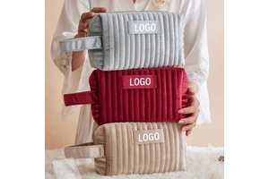 Customizable Quilted Velvet Cosmetic Bag Portable Wedding Makeup Organizer with Zipper Closure Fashion for Toiletry