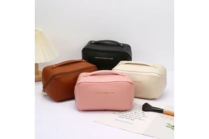Shell Style Milky PU Leather Makeup Tools Case with Spacious Interior and Detail Pocket for Daily Cosmetics Storage Bag