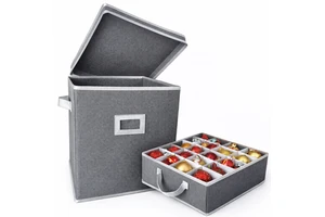 Strong Seasonal Volume Fabric Collapsible Christmas Ornament Storage Box with 35L Capacity PP Plastic for Holiday Decoration