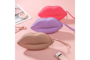 Fashion Lip Shape Silicone Makeup Bag Portable Travel Cosmetic Bag for Women Washable Zipper Closure Toiletry Bag