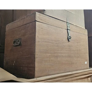 Antique Wooden Decorative Storage Box with Vintage Charm