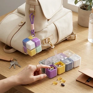 Wholesale Magnetic Foldable Weekly Pill Organizer 7 Day Portable Plastic Pill Box BPA Free Eco Friendly 50ml Capacity Storage