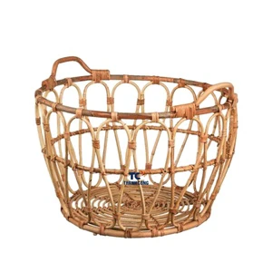 Wholesale Vietnamese Straw Basket Woven Seagrass Natural Rattan Handmade Storage Basket With Handles 2023