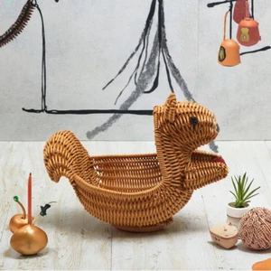 Modern Charming Rattan Squirrel Storage Basket Kids Room/Nursery Animal Shape Storage Bin Organizer Home Decor