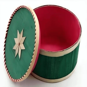 Festive Handwoven Bamboo Flower Pot with Green Star Lid and Red Interior Eco-Friendly Decorative Living Room Gift Container