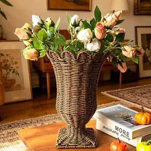 Woven Rattan Flower Vase Rustic Wicker Planter Holder for Floral Arrangements Decorative Basket European Farmhouse Home Decor
