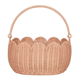 Best Seller Hand Woven Hanging Scalloped Edge Natural Rattan Storage Basket with Handle Picnic Farm Use Vietnam Wicker Bag