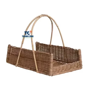 Best Selling Creative Handmade Wicker Basket With Handle Natural Rattan Basket Wholesale Price