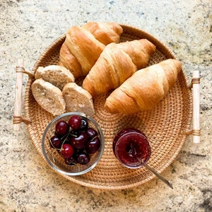 Wholesale Eco-Friendly Durable Rattan Wicker Handwoven Breakfast Serving Basket with Home Decor Handles for Home Storage