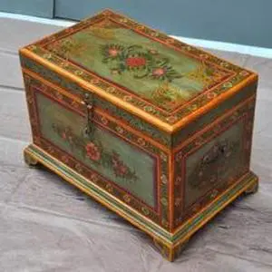 Hand Painted Wooden Vintage Storage Chest with Floral Design Decorative Keepsake Box for Home Decor