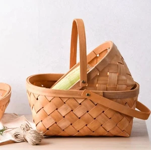Natural Hand Woven Rattan Flower Baskets Round Wood Chip Gift Basket With Handle Eco-Friendly Minimalist Business Gifts