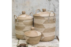 Handmade Seagrass Wicker Baskets with Plastic Rope Natural Eco Friendly Storage Baskets for Bathrooms Plants and Home Gardening