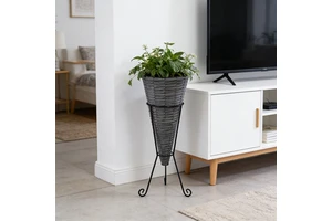 Vintage PP Rattan Standing Planter Basket Rustic Woven Flowers Basket For Farmhouse Garden Home Decor