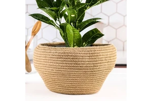 Eco-Friendly Handwoven Straw Basket for Potted & House Plants Modern Kitchen & Living Room Sustainable Gift Basket