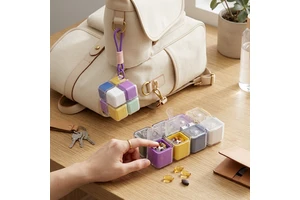 Wholesale Magnetic Foldable Weekly Pill Organizer 7 Day Portable Plastic Pill Box BPA Free Eco Friendly 50ml Capacity Storage