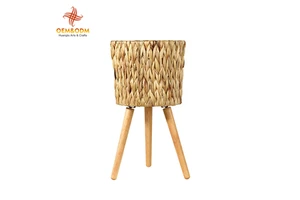 Bohemia Natural Handmade Plants Water Hyacinth Willow Seagrass Flower Wicker Storage Baskets with Removable Legs Planters Garden