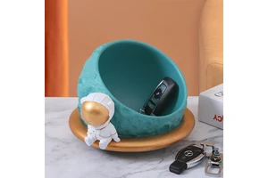 Modern Wholesale Resin Astronaut Creative Moon Shape Desktop Storage for Home Decoration