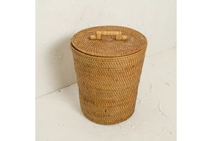 Top Seller Wicker Basket Bin Office Rattan Waste Bins With Cover Lid Small Trash and Dust Baskets With Customized Design