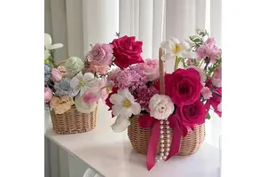 Handwoven Modern Wicker Crafts Rattan Round/Oval Flower Basket with Waterproof Design Portable Handle Gift Ready
