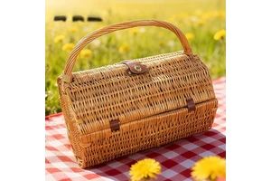 Outdoor Hand-Held Wicker Rattan Woven Meal & Snack Basket with Rectangle Design