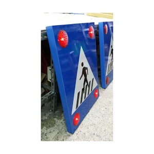 Enhanced Visibility Solar LED Flashing Crosswalk Traffic Signs PC Aluminium Construction HIP Reflective Sheet New Technology ASP