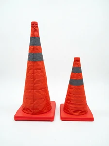 Sturdy And Foldable Traffic Cone 45cm Pop-up Reflective Design With LED Light For Emergency Road Safety